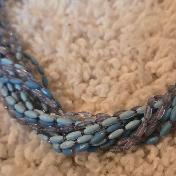 Vintage Multi Strand Blue Bead Necklace Pretty Clasp - Picture 5 of 6